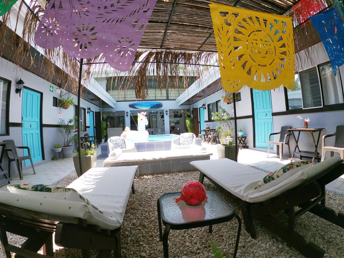 Hotel Perico Azul & Surf Camp Jacó Екстериор снимка