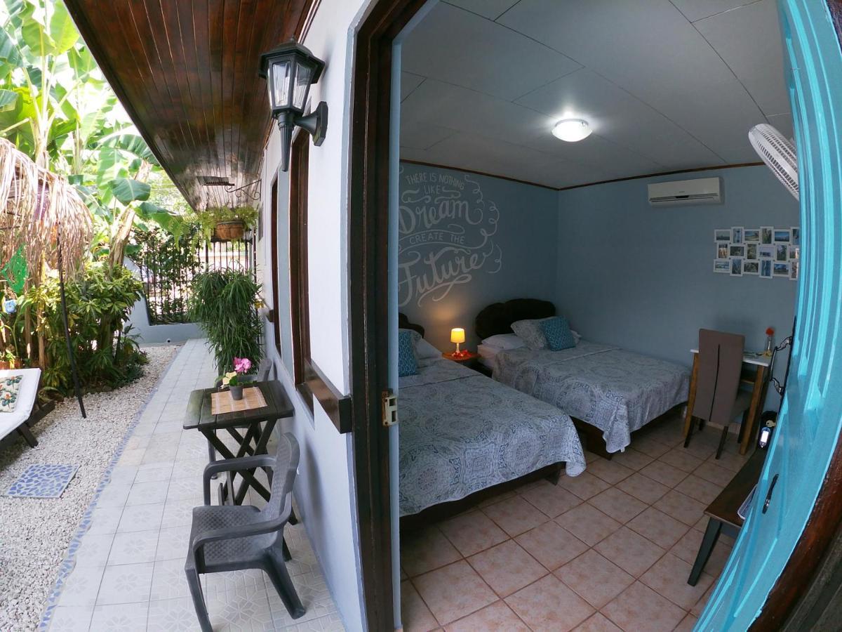 Hotel Perico Azul & Surf Camp Jacó Екстериор снимка