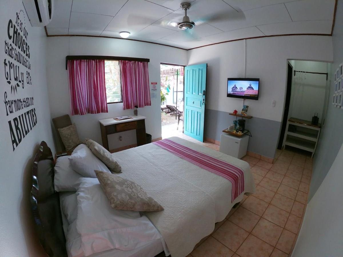 Hotel Perico Azul & Surf Camp Jacó Екстериор снимка