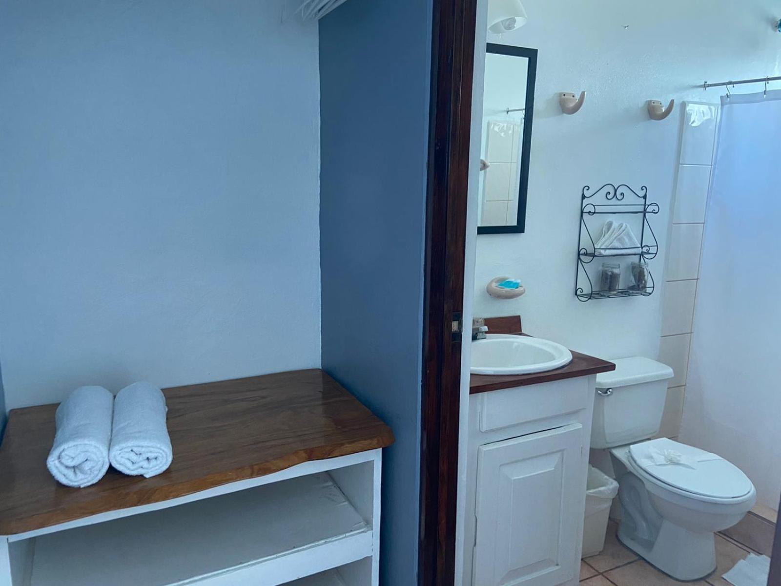 Hotel Perico Azul & Surf Camp Jacó Екстериор снимка
